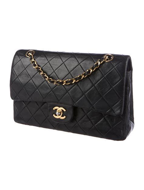 chanel vintage classic medium double flap bag